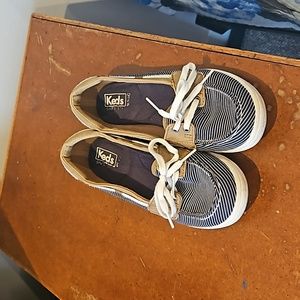 7.5 keds blue with white striped boat shoes